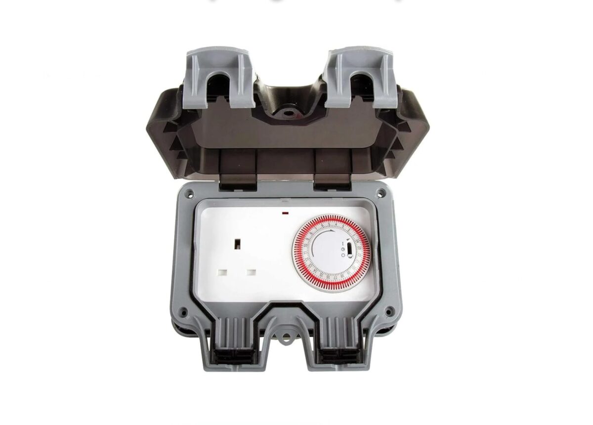 bg outdoor socket BG Timer Controlled Outdoor Socket - Image 1