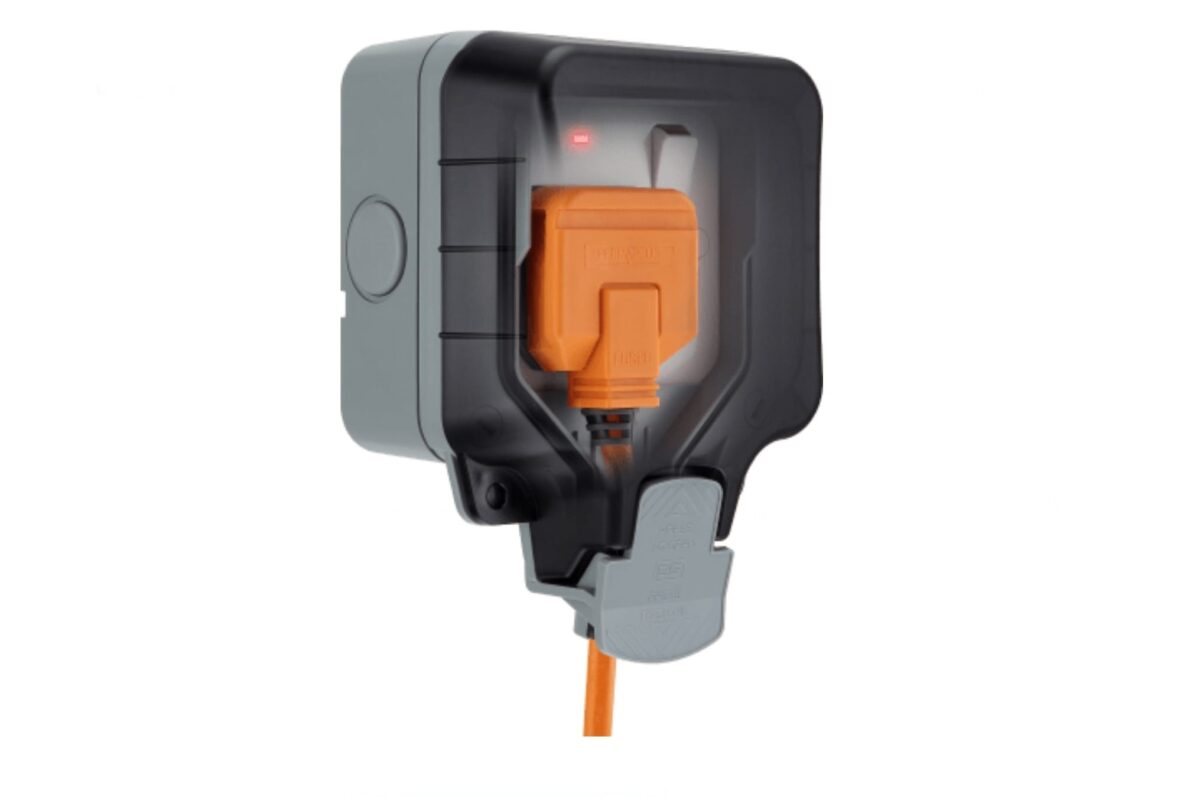BG 13A Single Switched Socket - Image 1