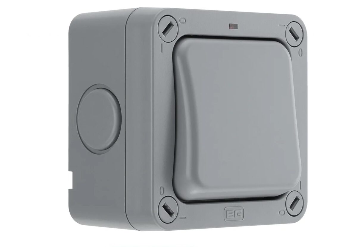 bg switch BG Outdoor Single Switch 2 Way 20AX Press - Image 1