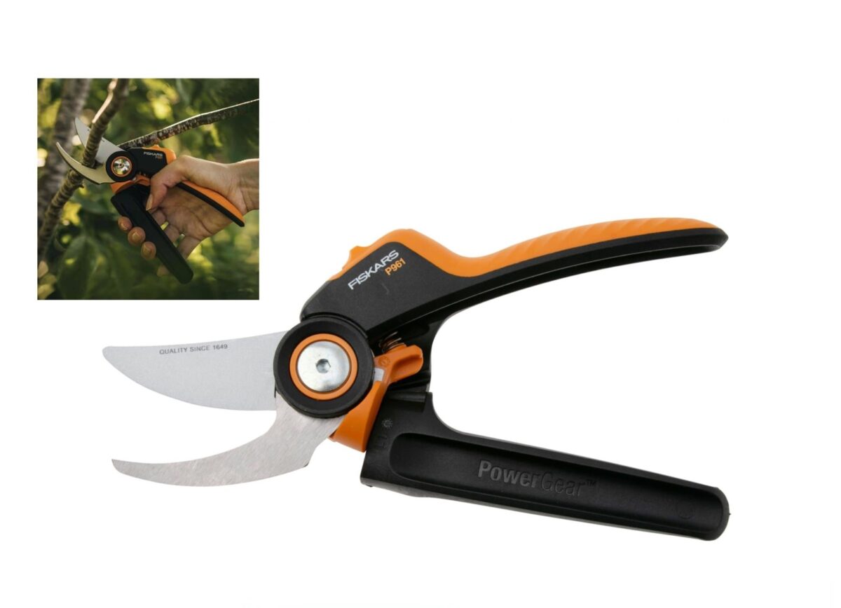fiskars pruner1 Fiskars X-Series Bypass Pruner - Image 1